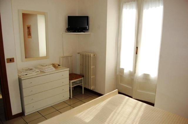 Albergo Del Cacciatore Cremeno Pokoj fotografie